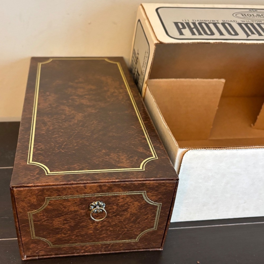 Vintage Holson‎ Photo Memory Box | Faux Leather | 3.5 x 5 Photos | 200 Photos